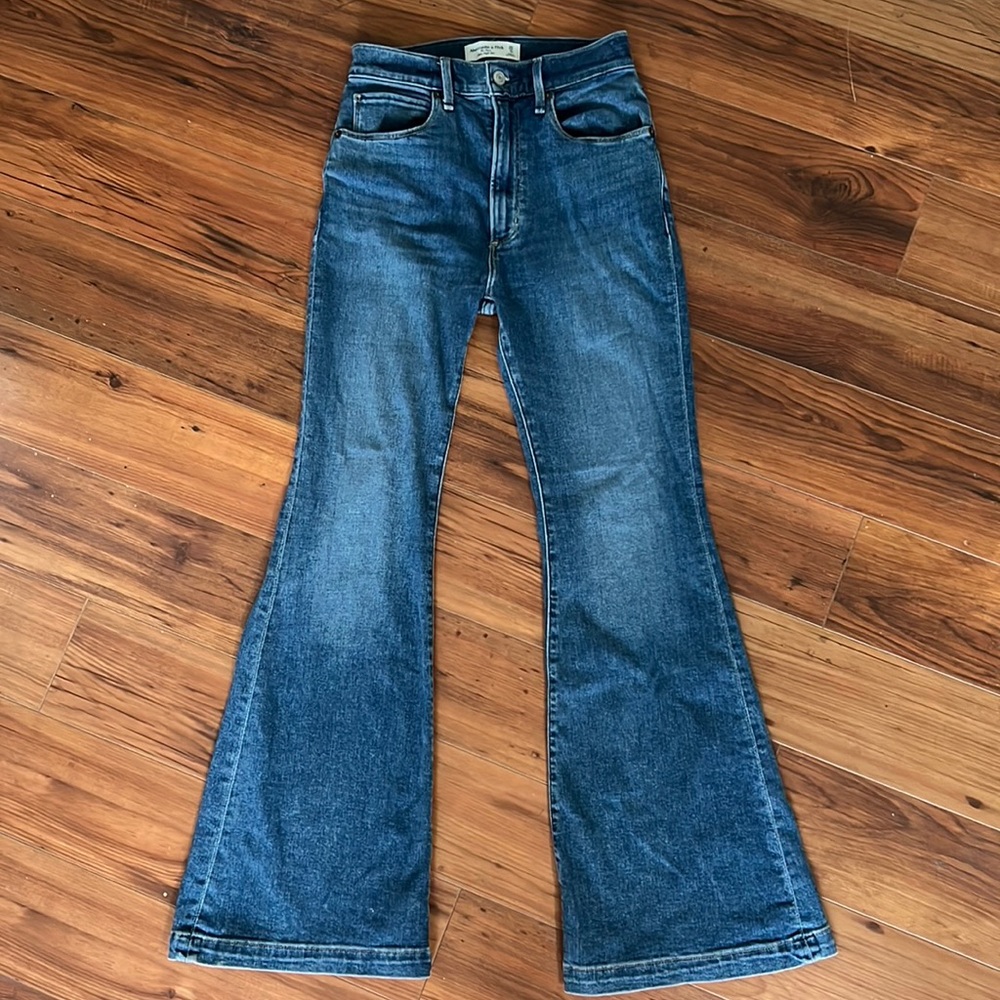 Ultra High Rise Flare Jeans 💙